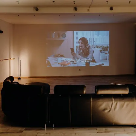 Magnificent In The Mountains 巴尼特