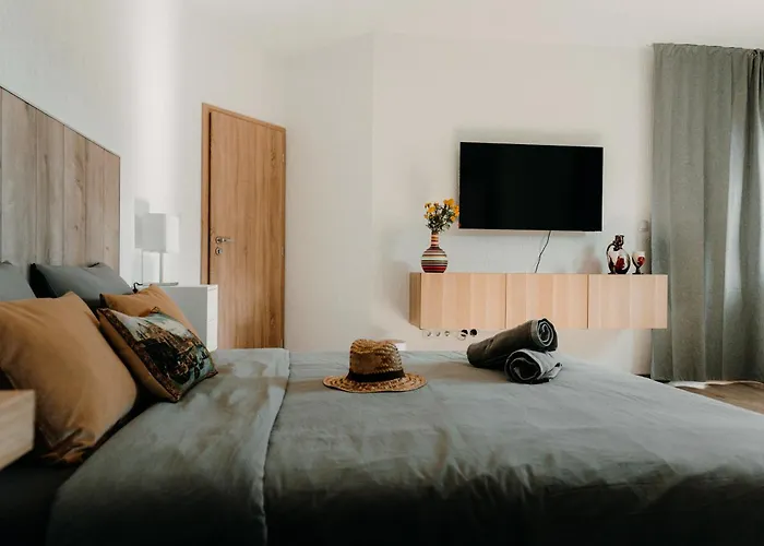 Magnificent In The Mountains Banite